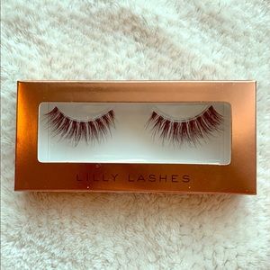 Lilly lashes in Gaia